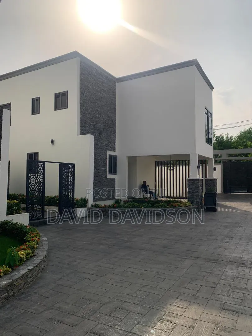 3bdrm House in 3 Bedroom Storey, Tema Metropolitan for rent
