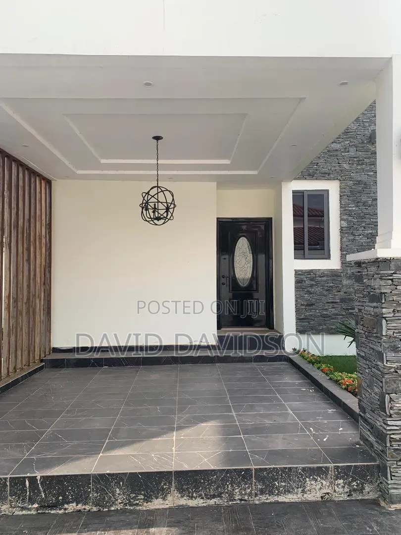 3bdrm House in 3 Bedroom Storey, Tema Metropolitan for rent