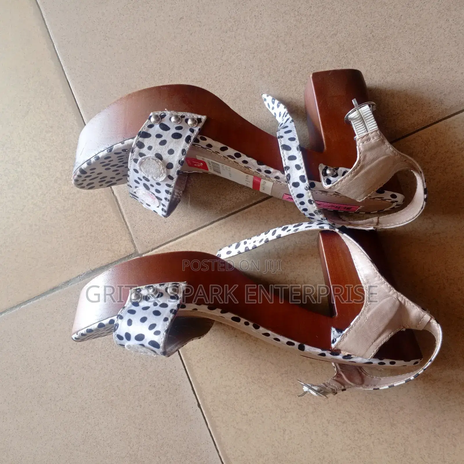 Betsey Johnson Sandals (Brand New From Usa 7 Half)