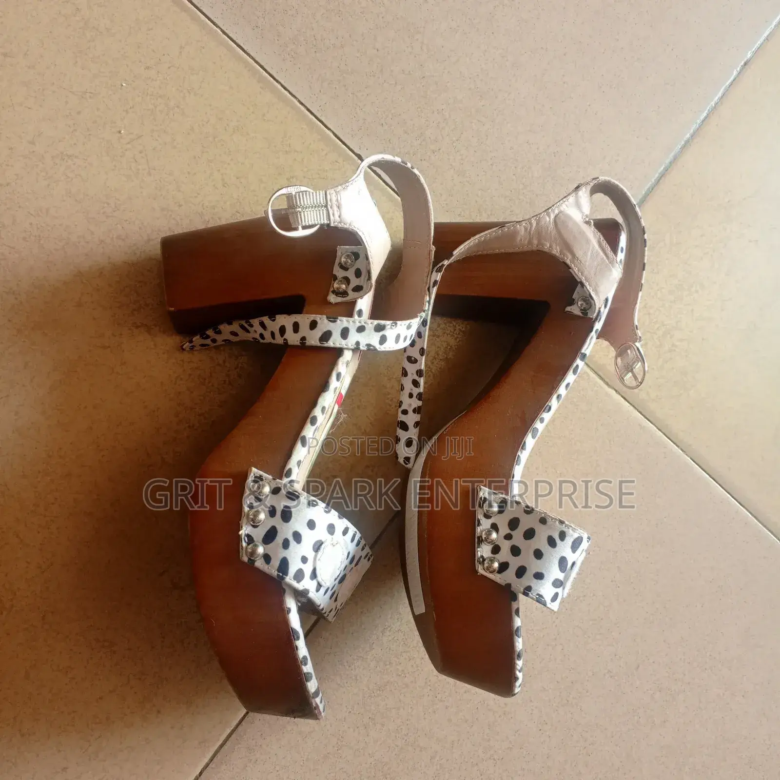 Betsey Johnson Sandals (Brand New From Usa 7 Half)