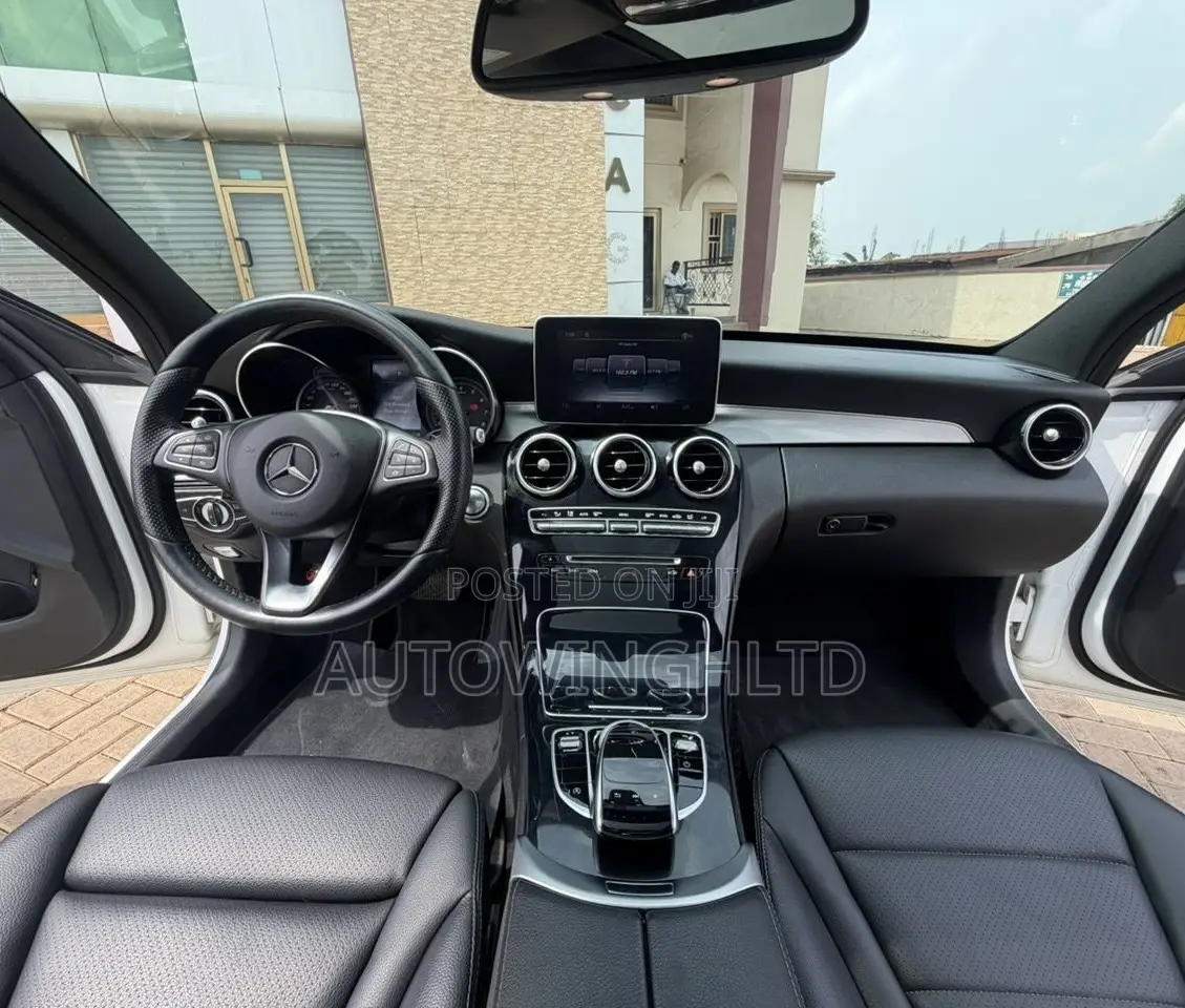 Mercedes-Benz C300 Sport 4Matic Sedan AWD (2.0L 4cyll 7A) 2016 White