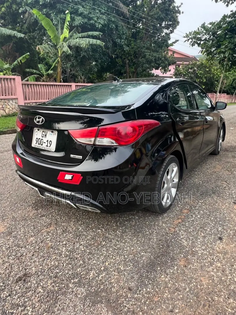 Hyundai Elantra Limited Sedan FWD (1.8L 4cyl 6A) 2013 Black