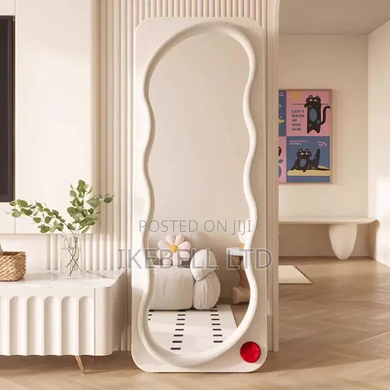 Trendy Mirror
