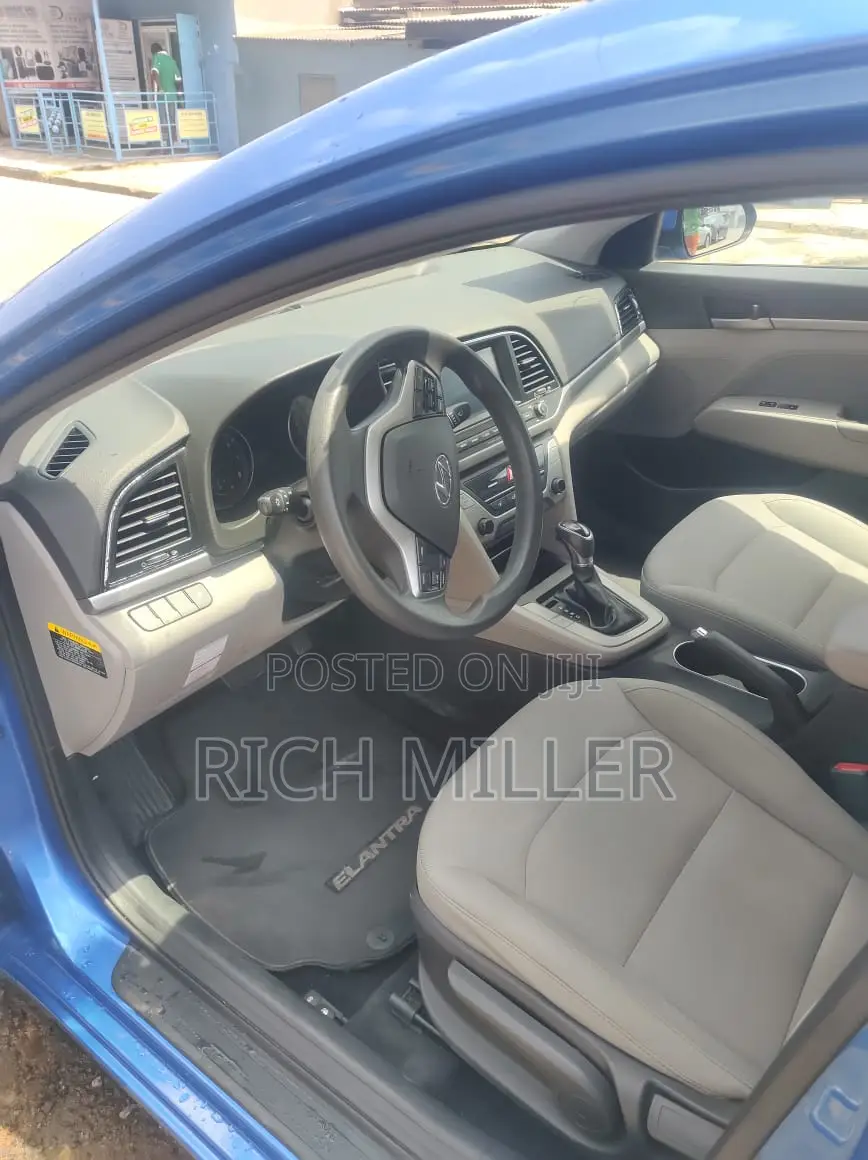 Hyundai Elantra 2017 Blue