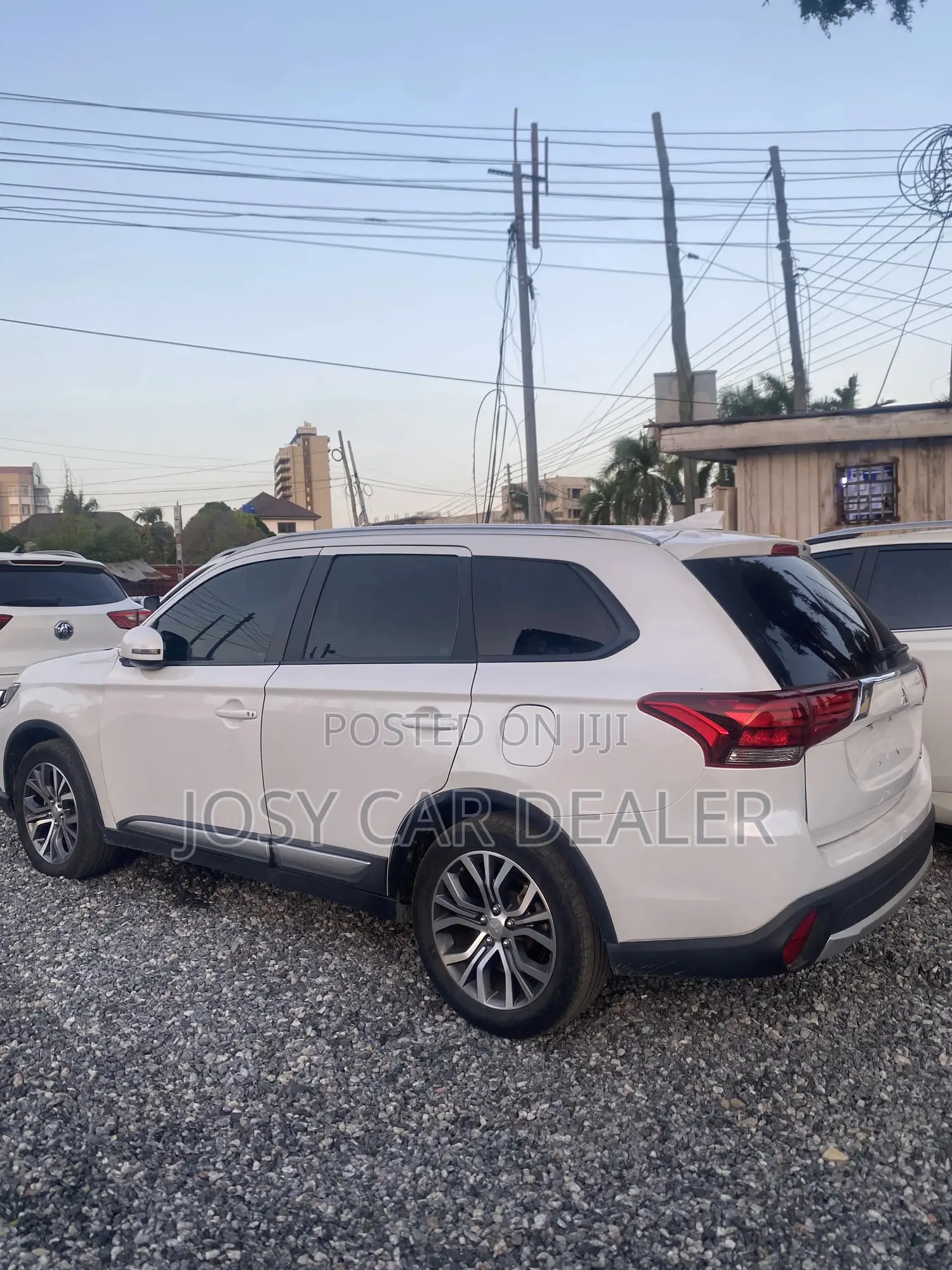 Mitsubishi Outlander 2017 White