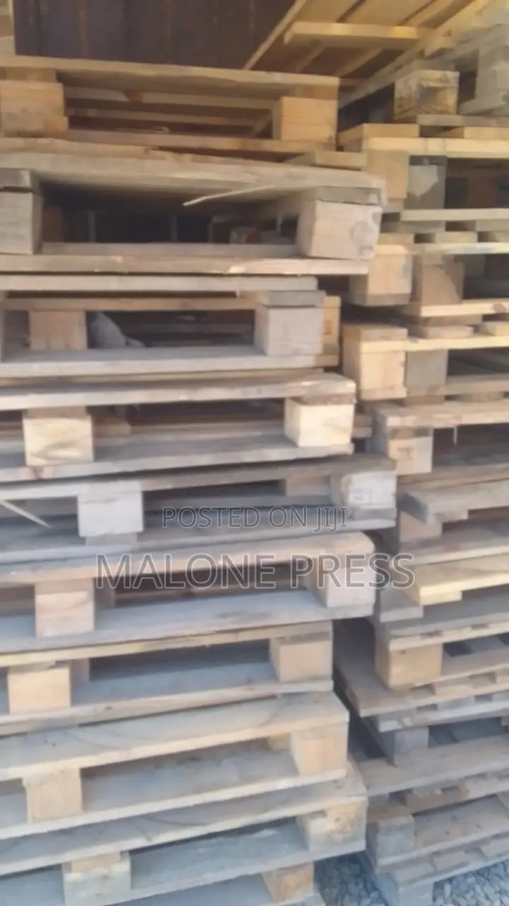 Beam / Wood / Pallet Planks / Available in Large Quantities
