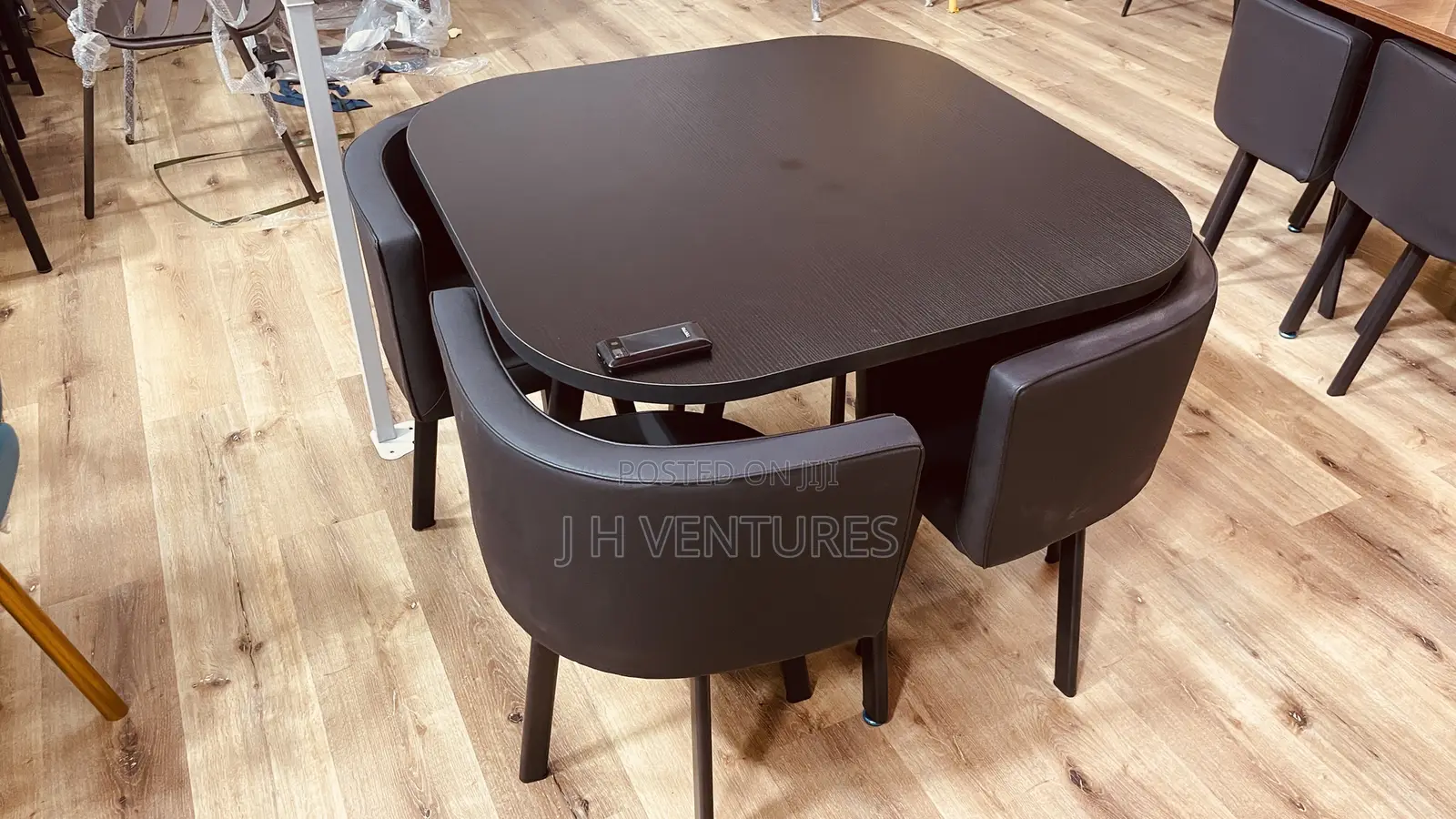 Round 4 Seater Dining Set