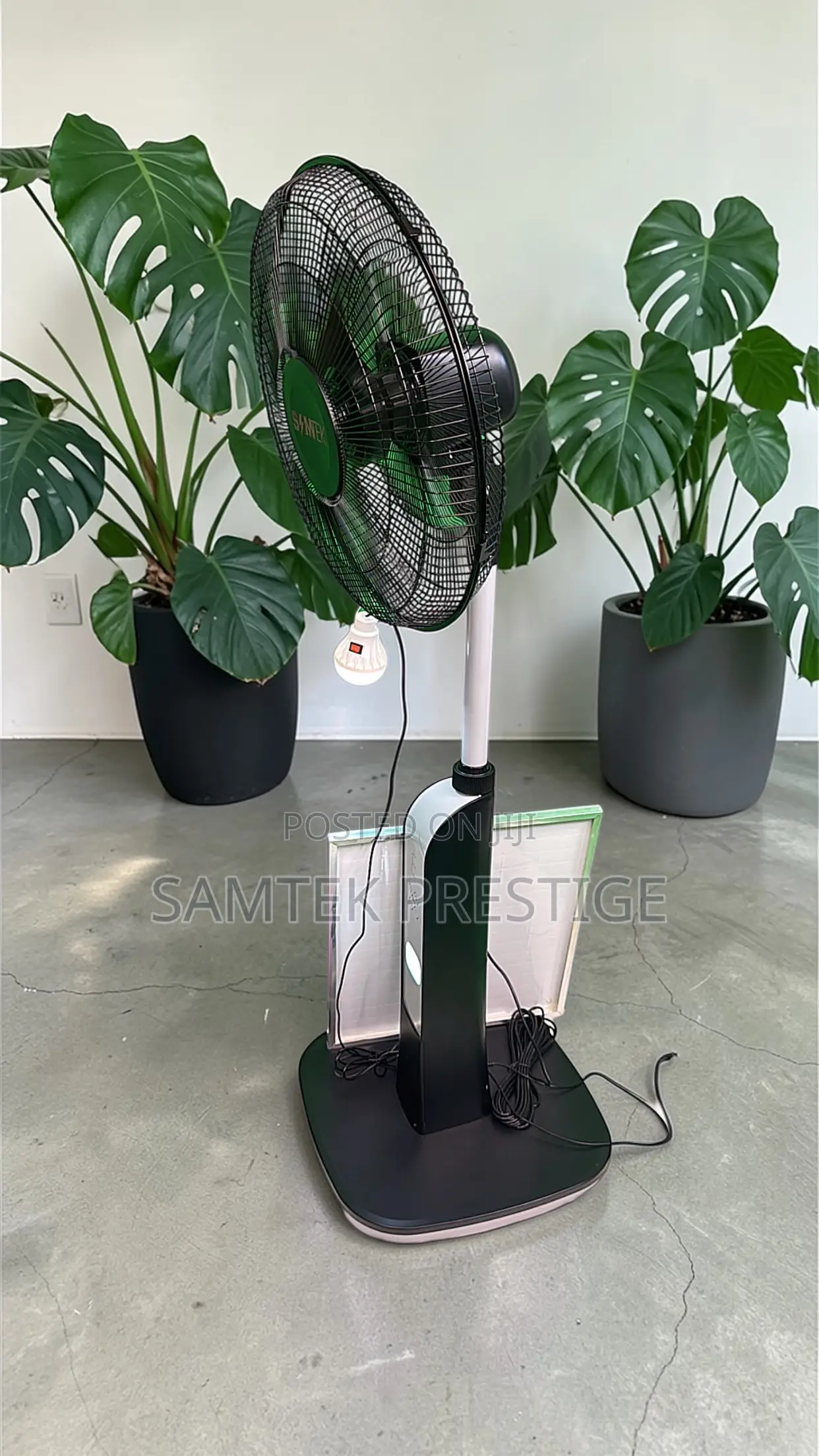 Samtek 16inch Lithium Rechargeable Solar Standing Fan