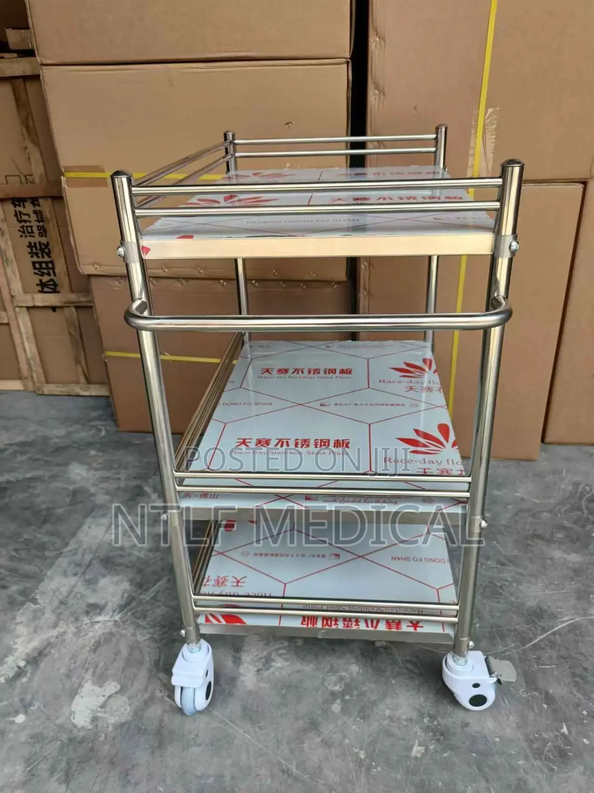Medicine / Ward Trolley 3 Steps (Stainless)