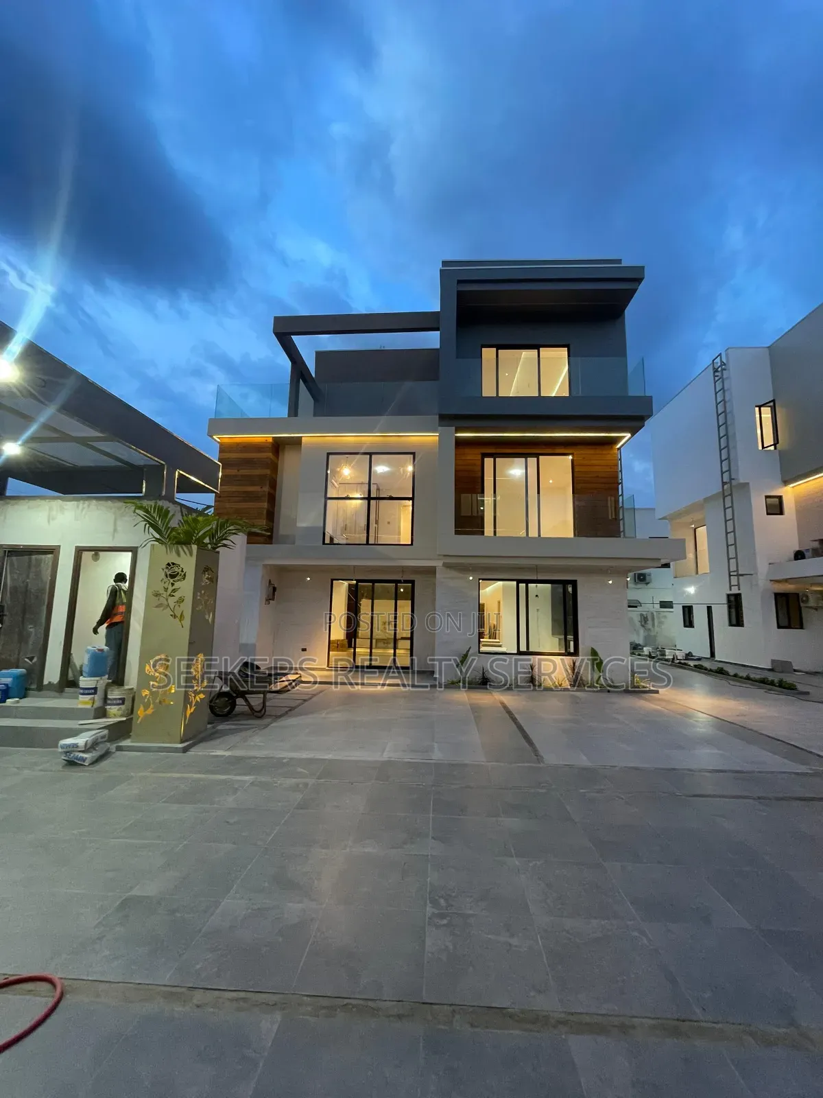 5bdrm House in Seekers Realty, Accra Metropolitan for sale