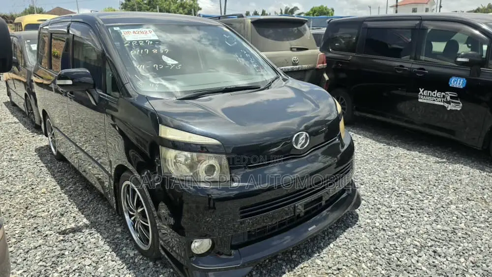 Toyota Voxy 2010 Black