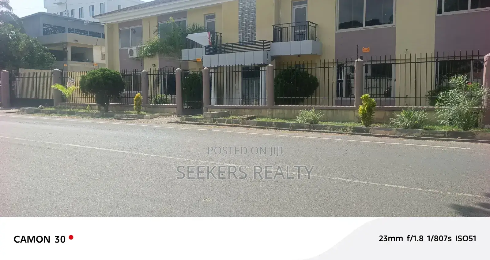 12bdrm House in Seekers Realty, Labone SHS Area for rent