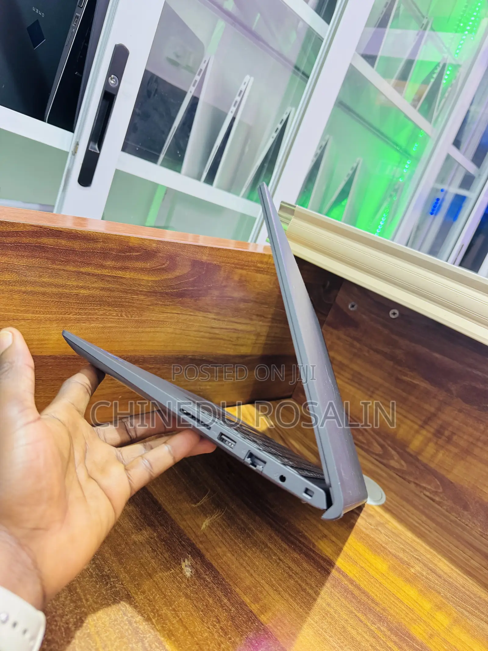 Laptop Dell Vostro 3520 16GB Intel Core i5 SSD 256GB