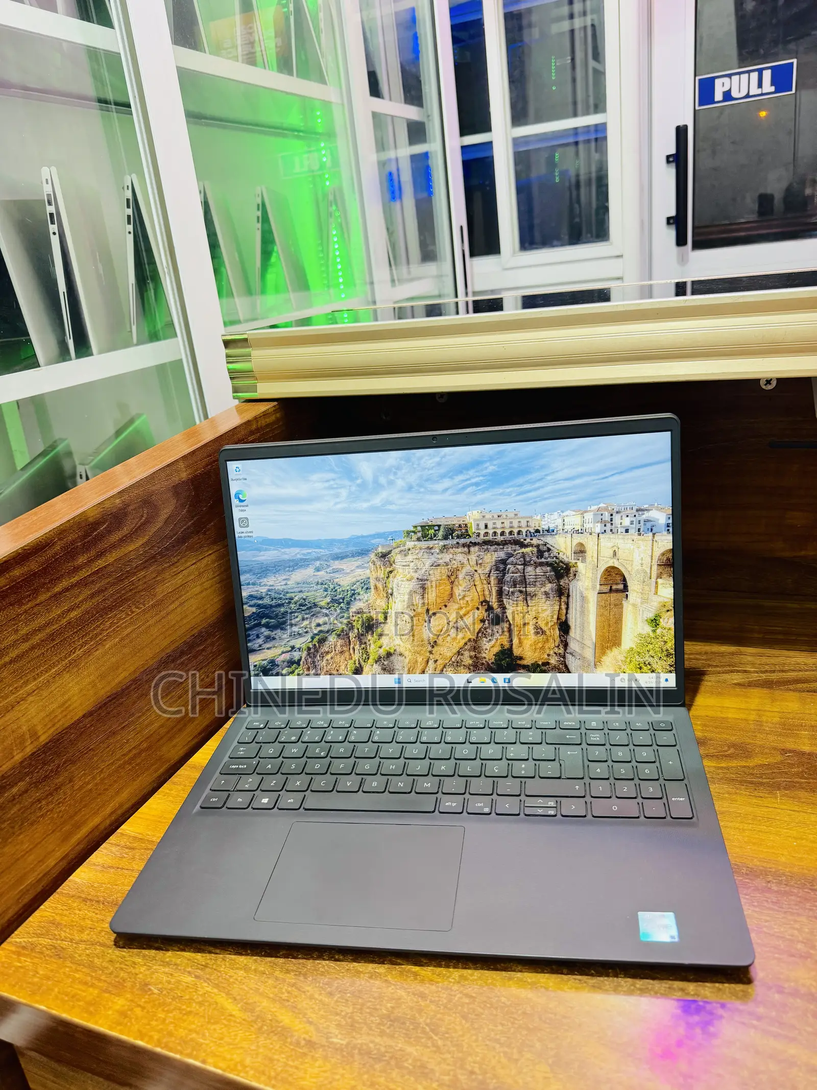 Laptop Dell Vostro 3520 16GB Intel Core i5 SSD 256GB