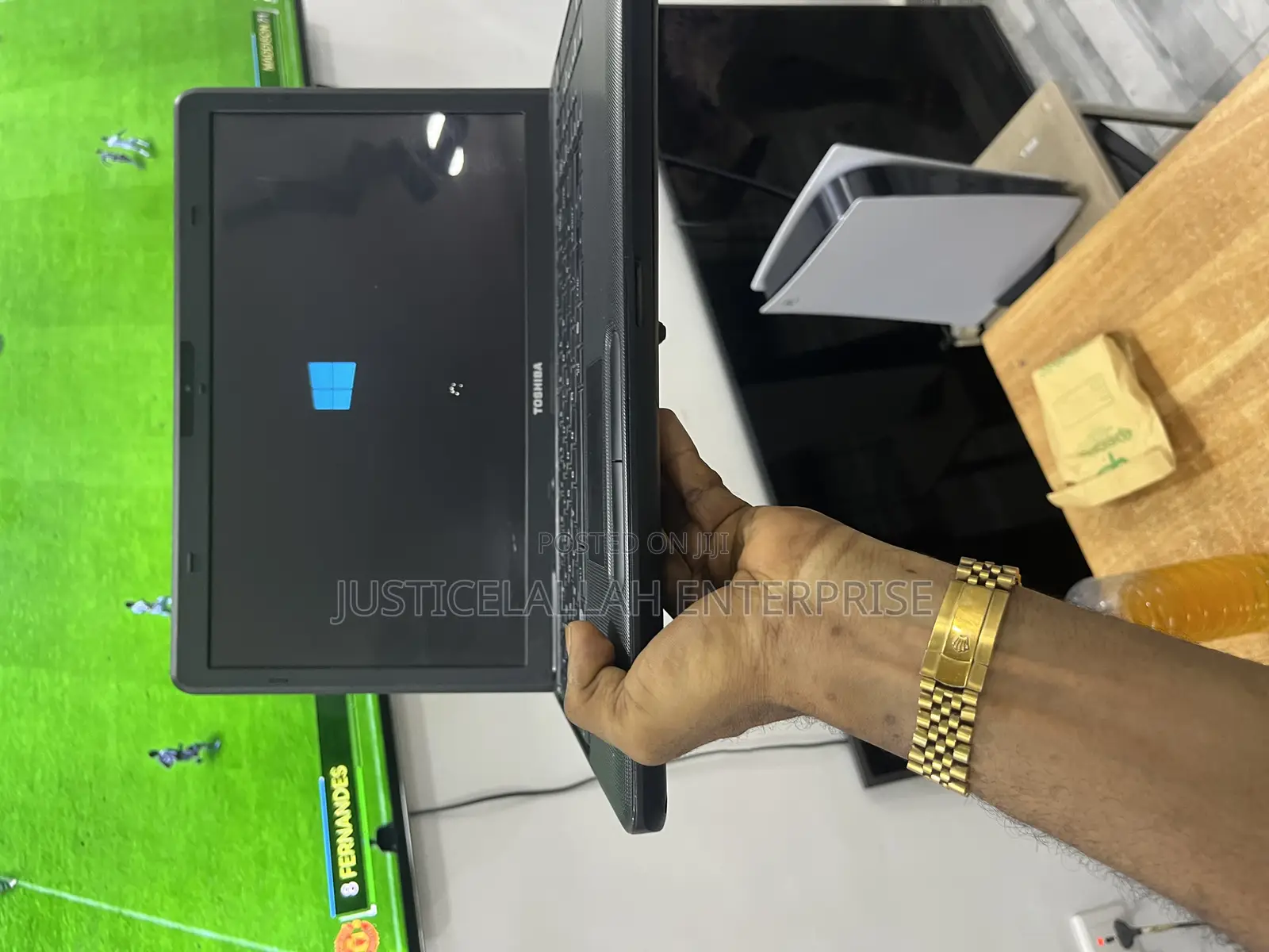 Laptop Toshiba Satellite C670 6GB Intel Core i3 HDD+SSD 320GB