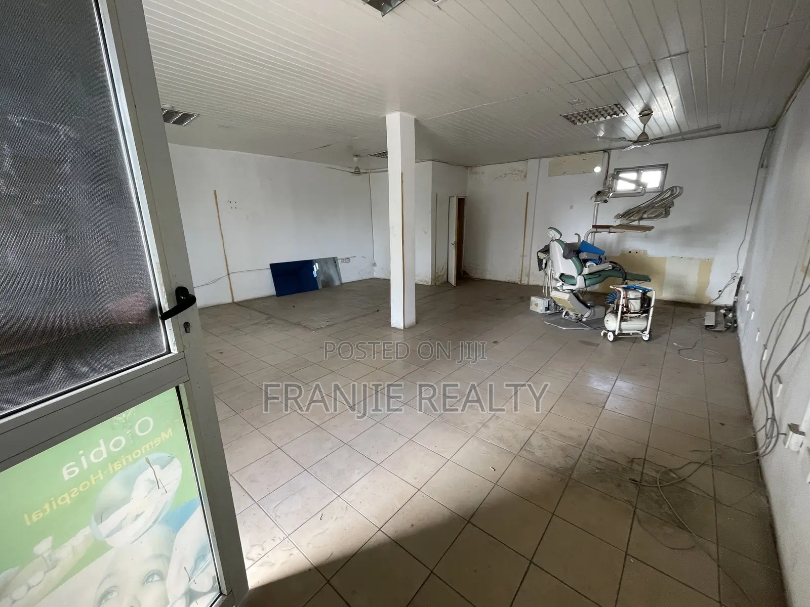 Double Shop for Rent at Abelempke.