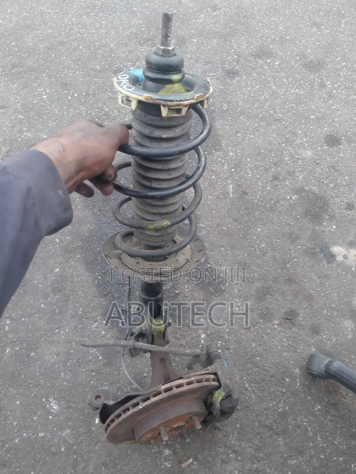 Front Shock and Hub Honda Fit, City 2010, 2012, 2014, 2015, 2017