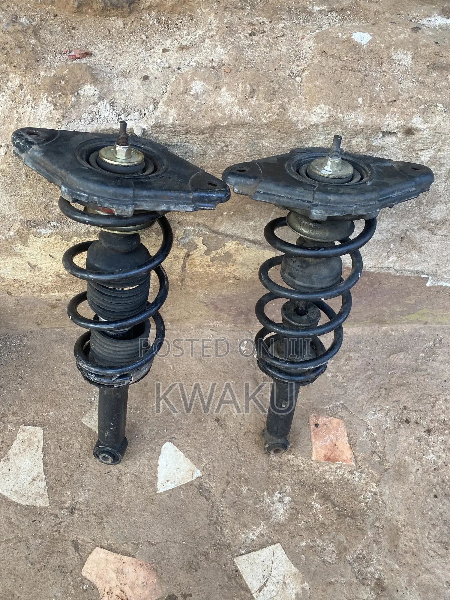 Nissan Sentra/Almera 2002/2003/2004/2005/2006 Back Absorber Pair