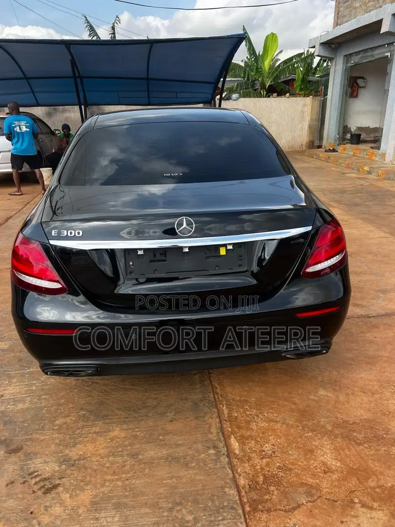 Mercedes-Benz E300 2018 Black