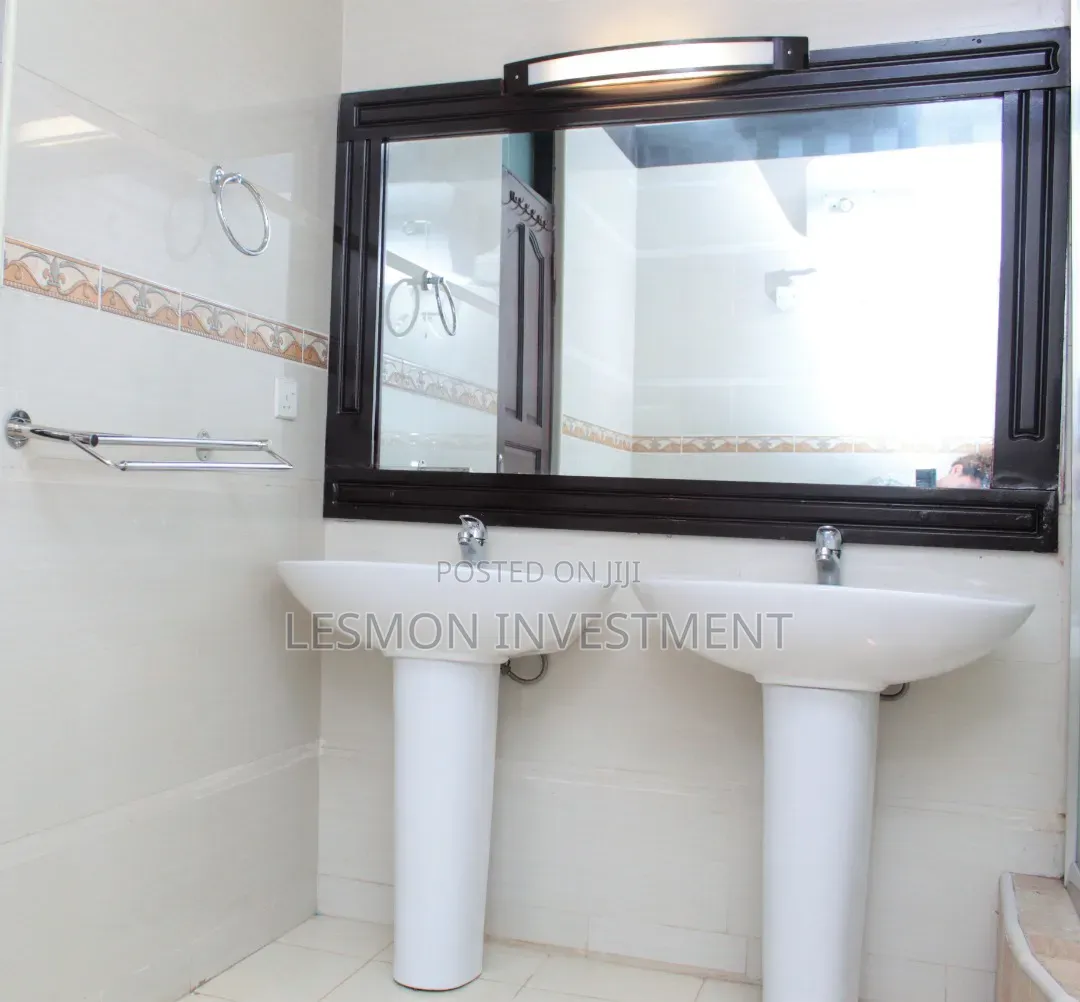 Mini Flat in Lesmon Investment, Sakumono for sale