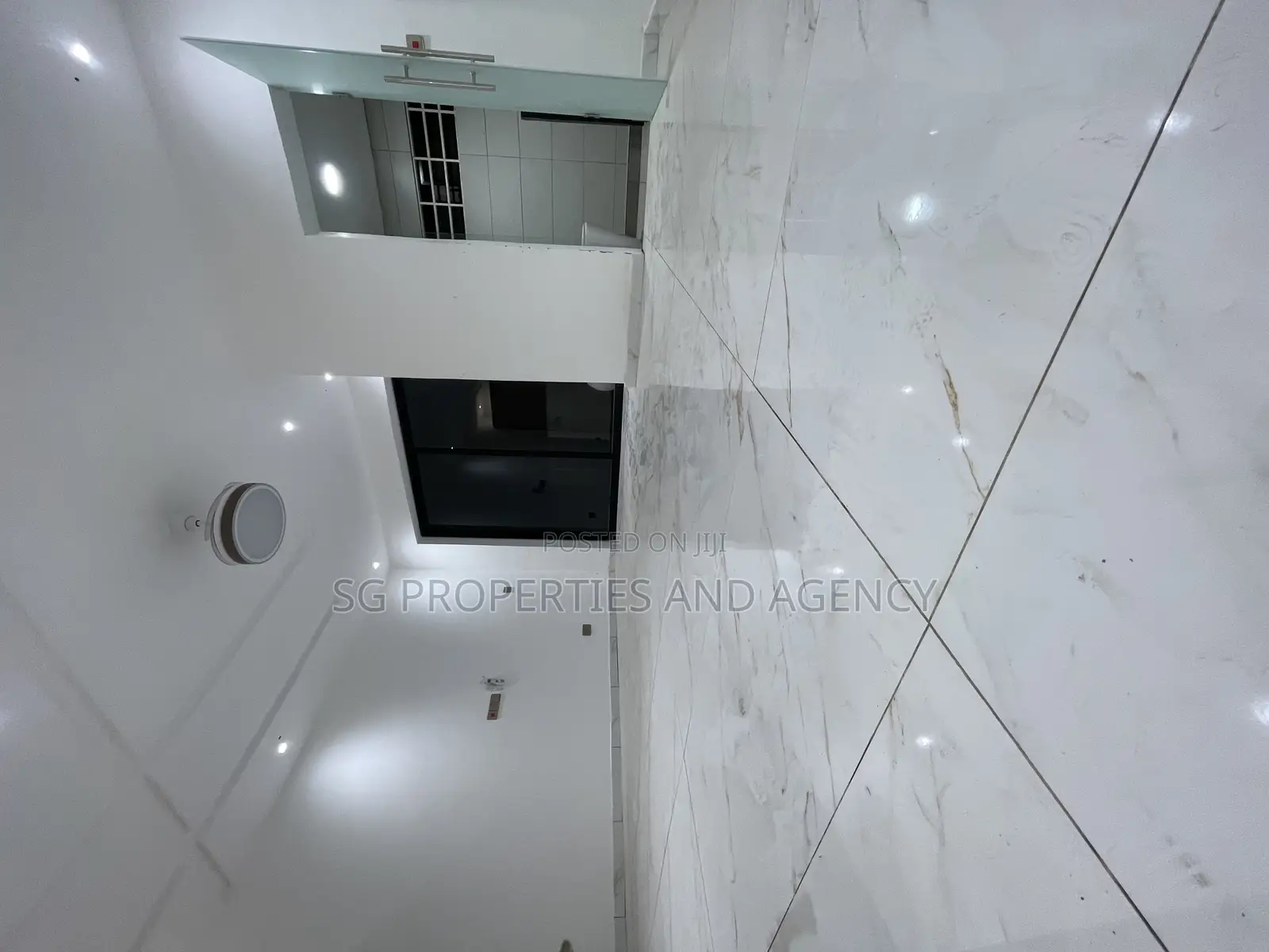 2bdrm Townhouse / Terrace in Lashibi, Sakumono for rent