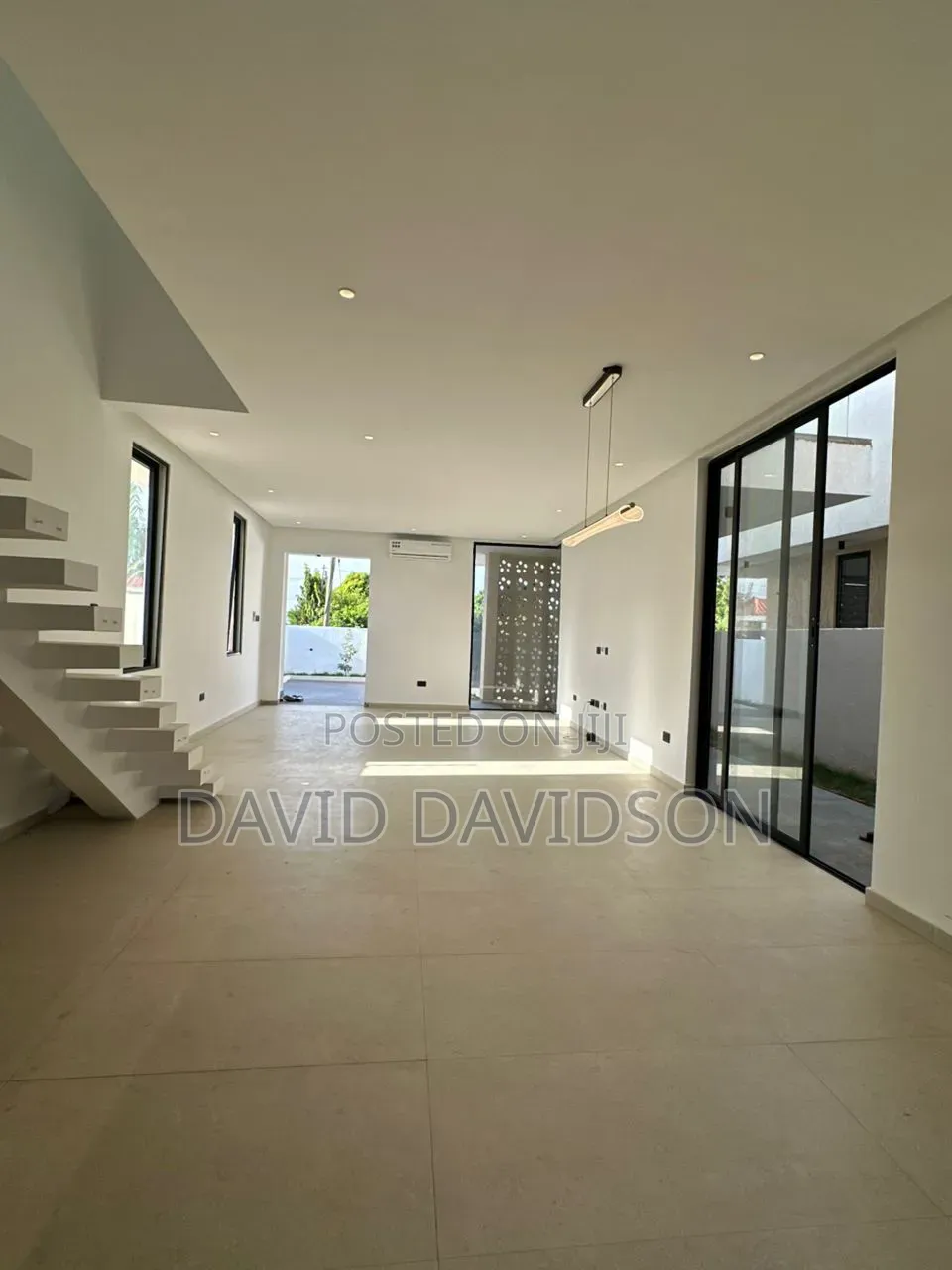 4bdrm House in 4 Bedroom House, Tema Metropolitan for sale