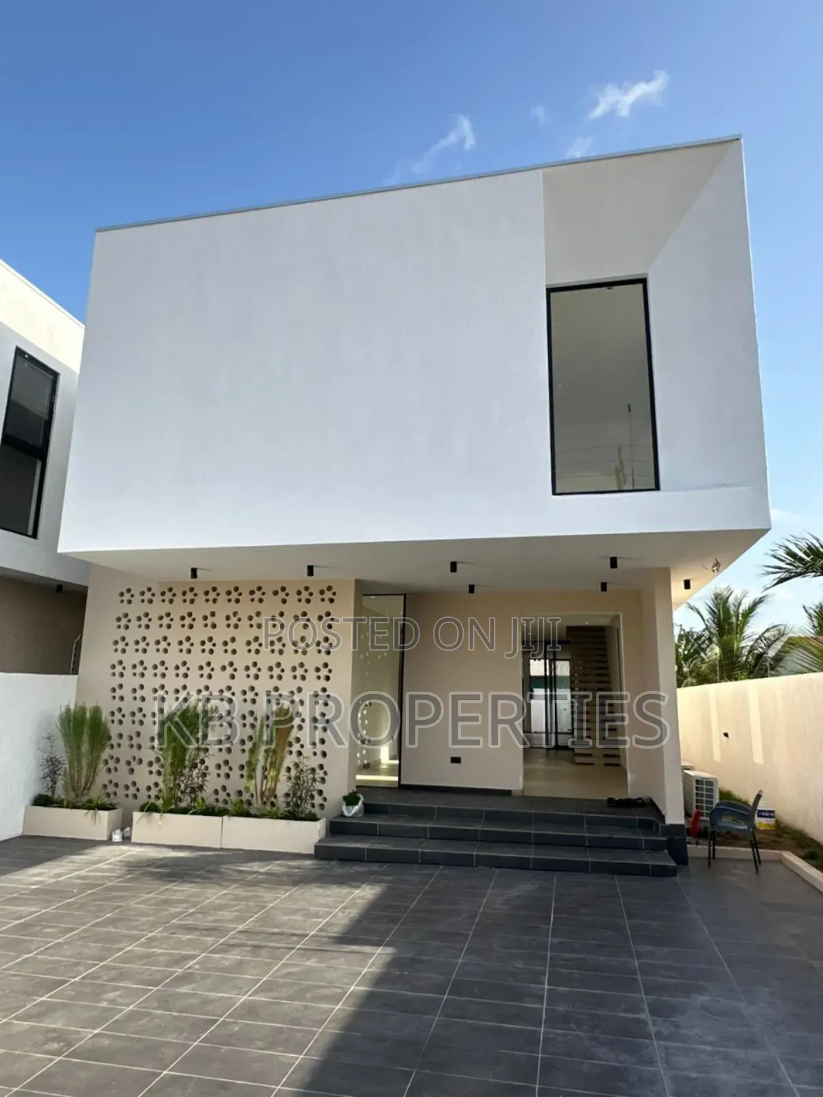 4bdrm Duplex in Kb Properties, American House for sale