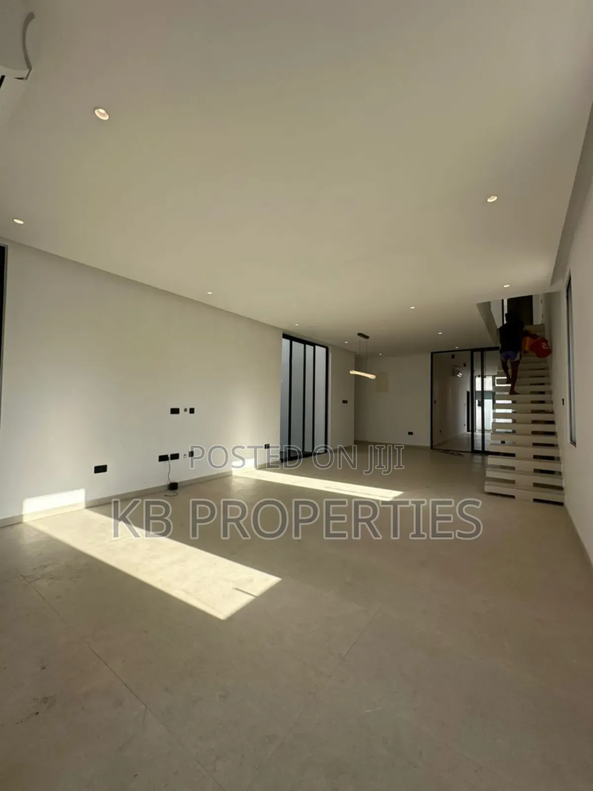 4bdrm Duplex in Kb Properties, American House for sale