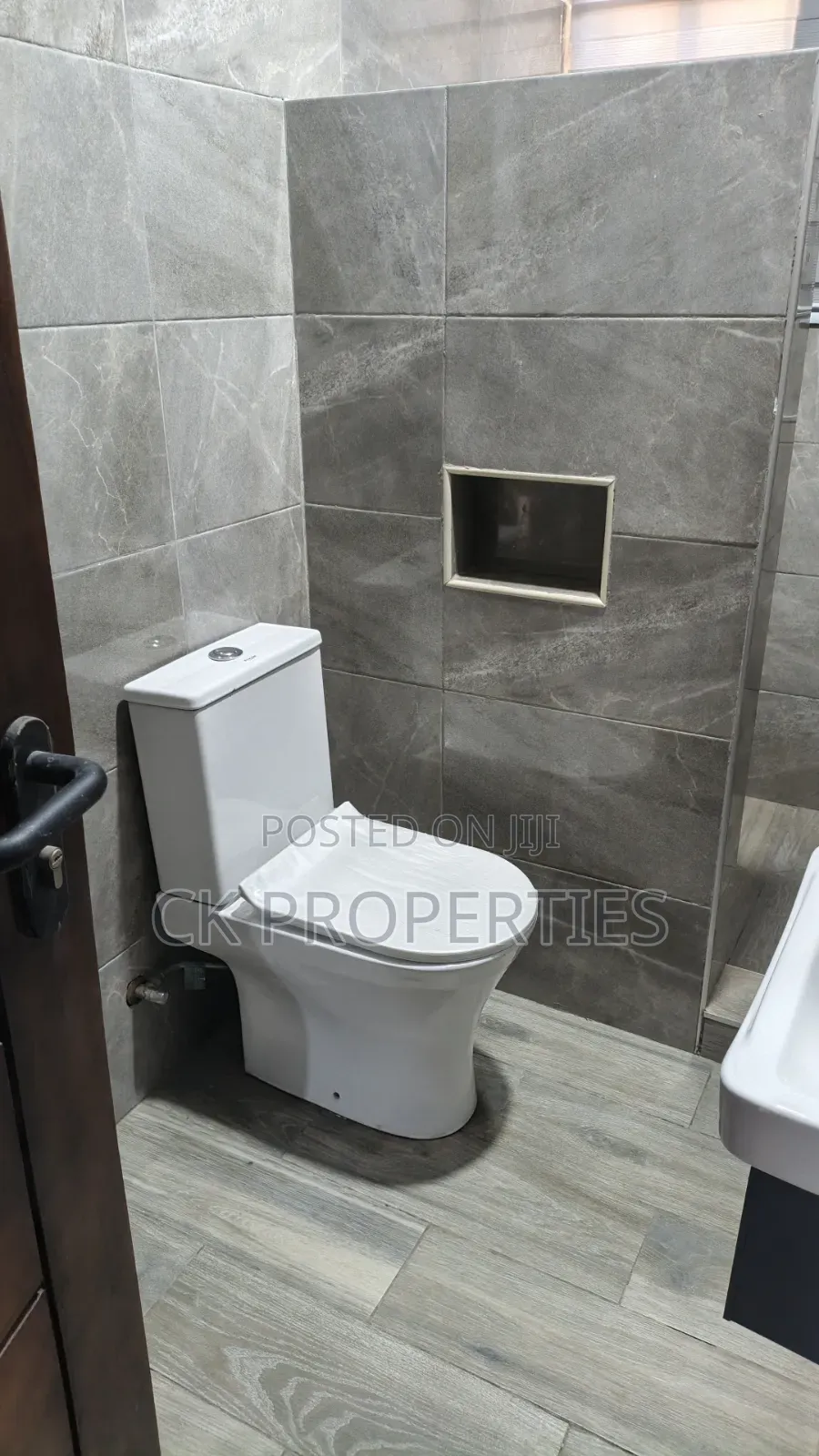 1bdrm Apartment in Asore Junction for rent