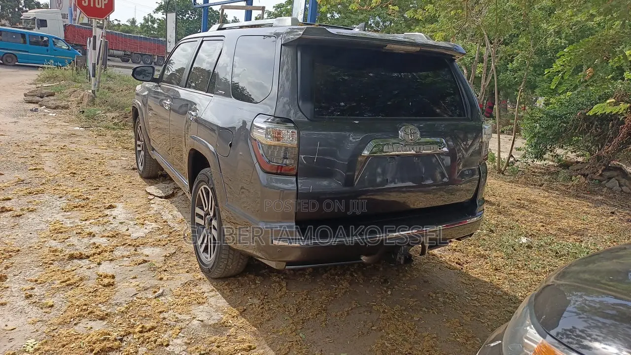 Toyota 4-Runner 2022 Gray