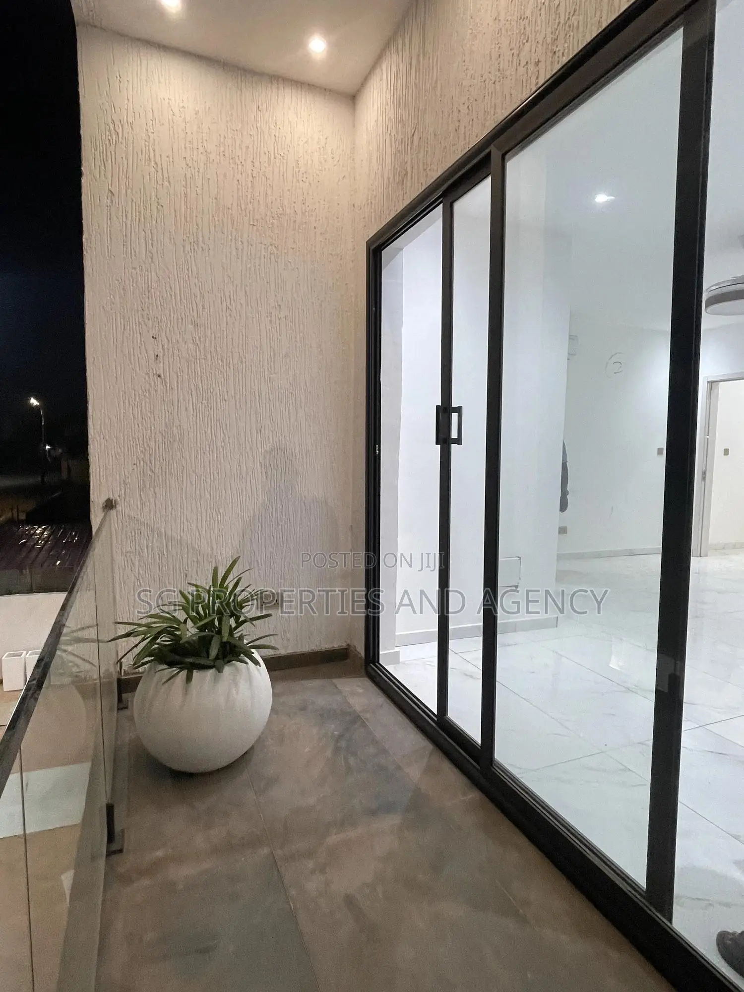 2bdrm Townhouse / Terrace in Lashibi, Sakumono for rent