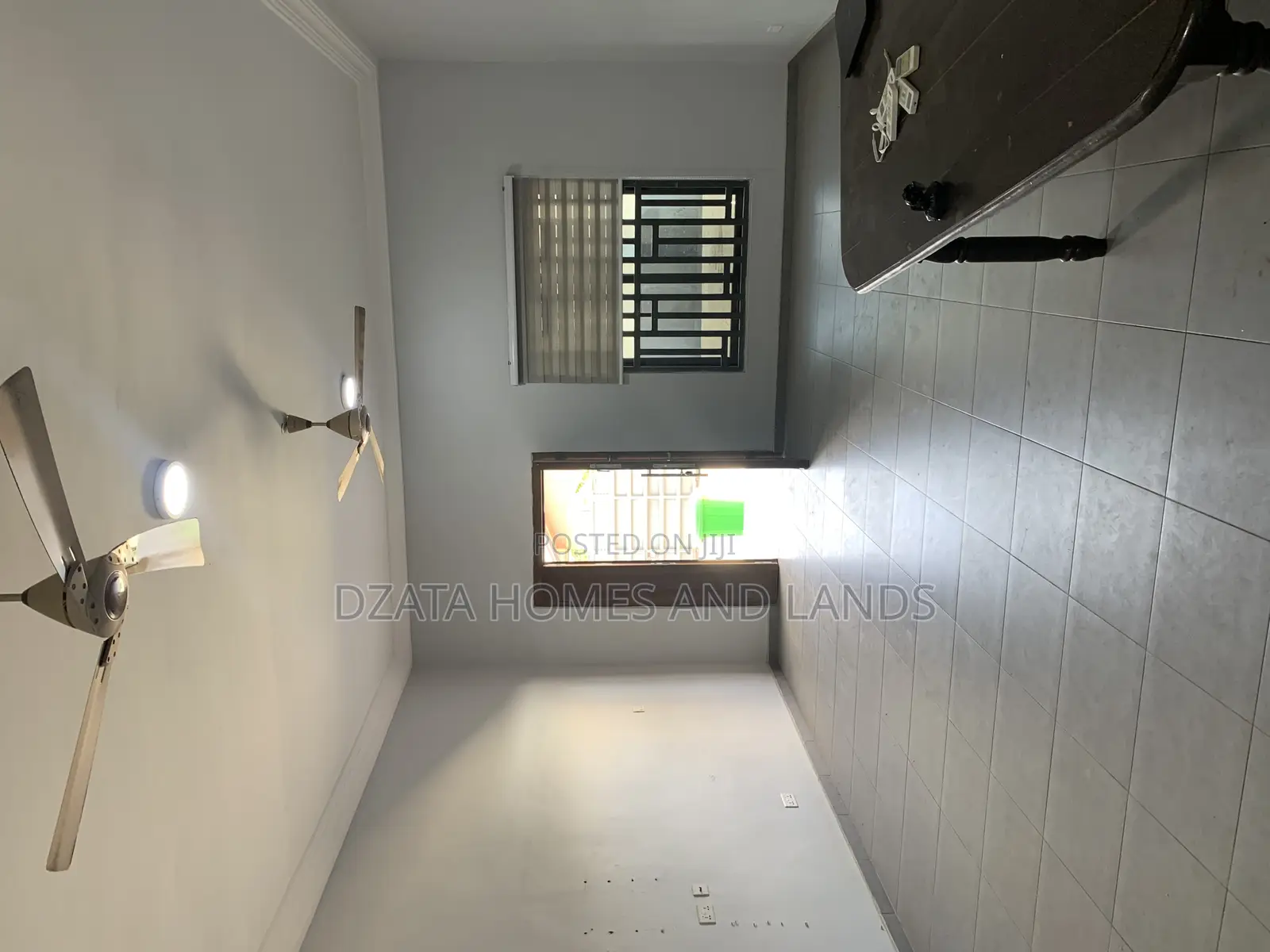 2bdrm Apartment in Lashibi Motors, Spintex for rent
