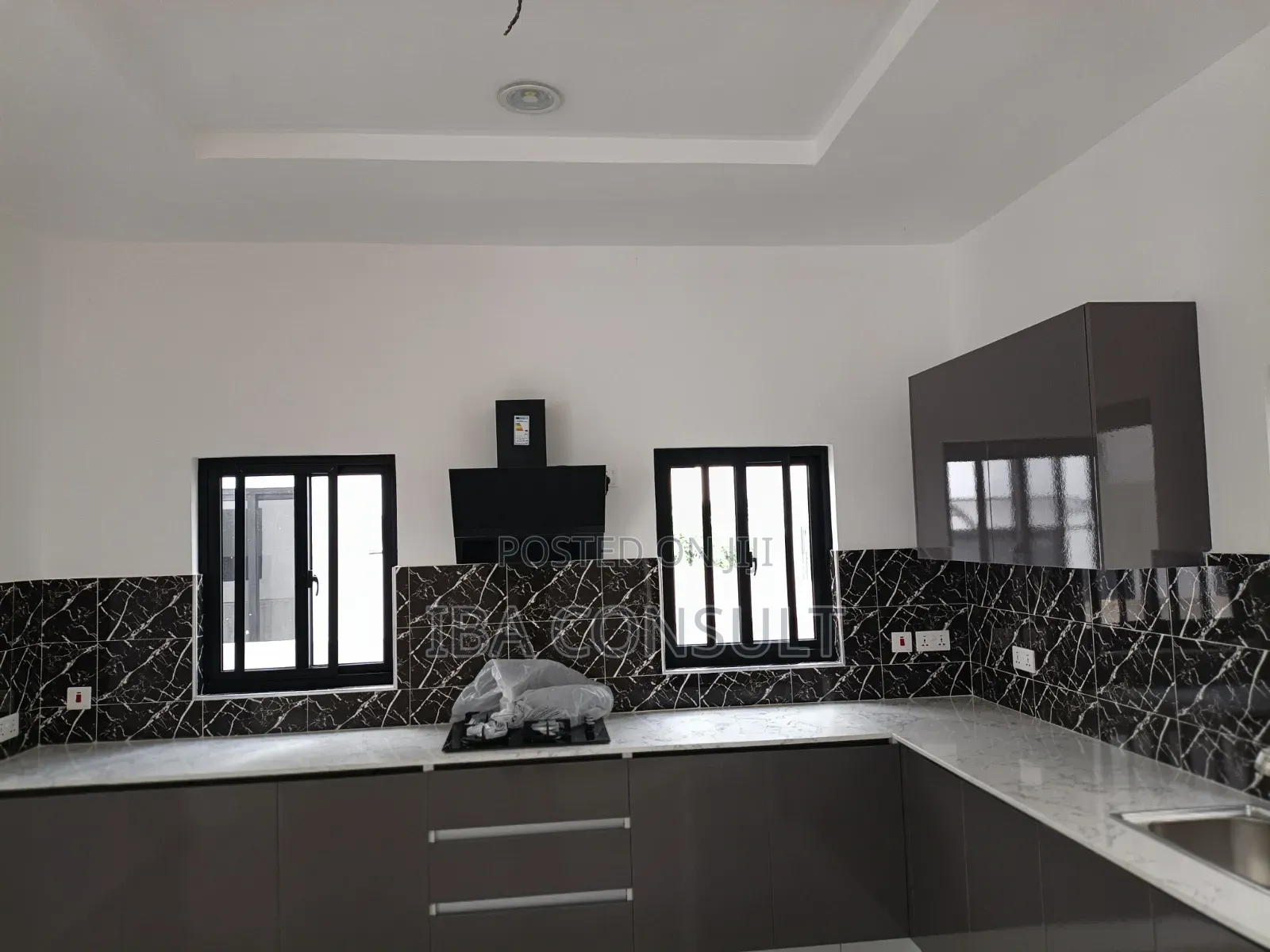 4bdrm House in Oyarifa, Ghana Flag for rent