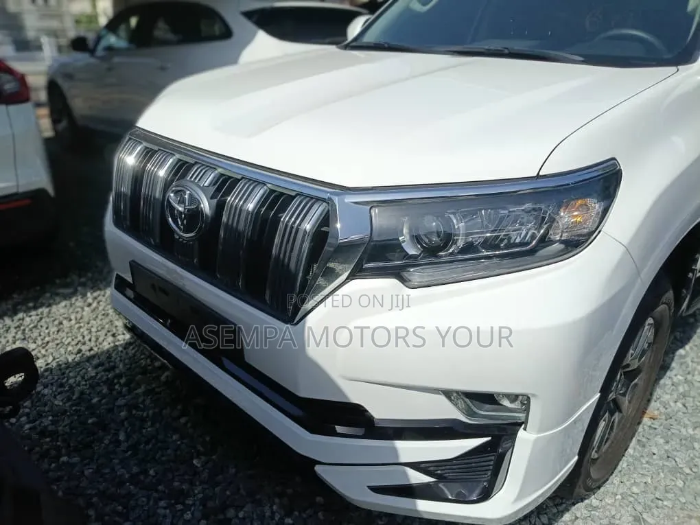 Toyota Land Cruiser Prado 2019 White