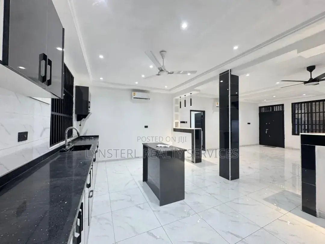 4bdrm Duplex in Housing Down for sale