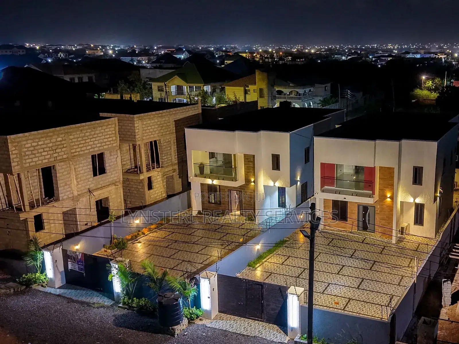 4bdrm Duplex in Community 25 for sale