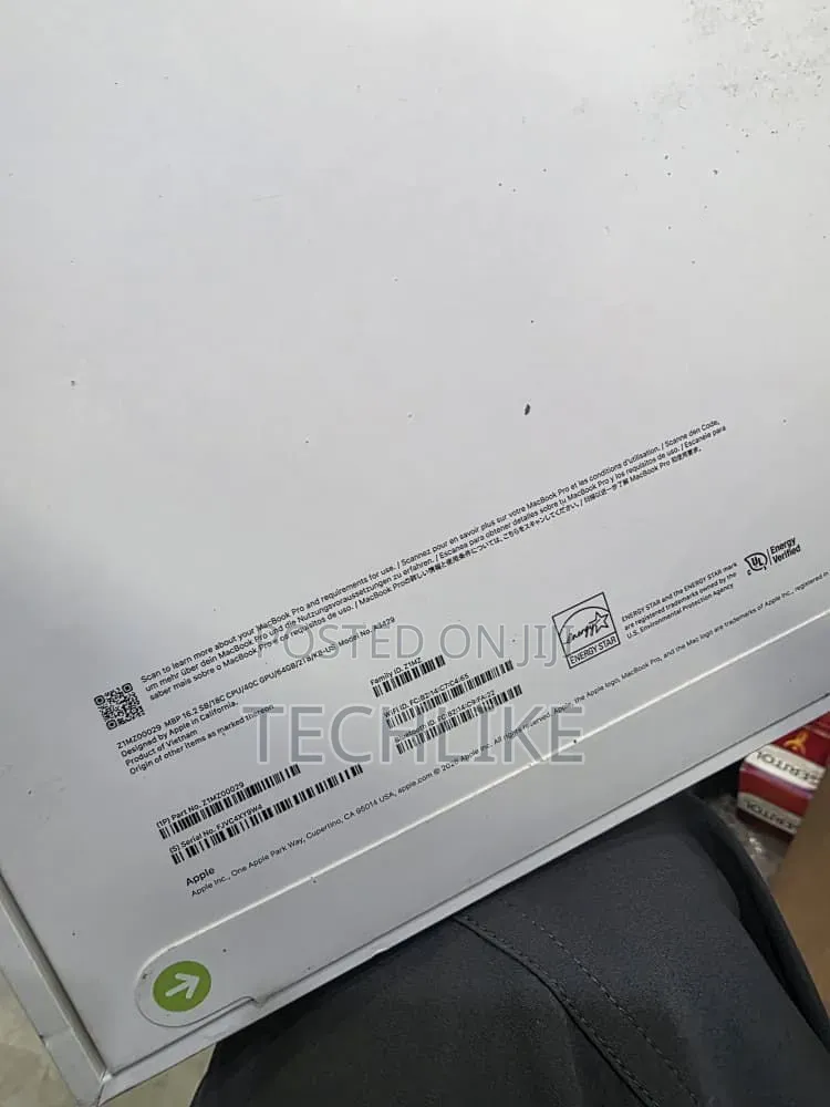New Apple MacBook Pro 2026 M5 Max 16-inch 64GB Apple M5 Max SSD 2T