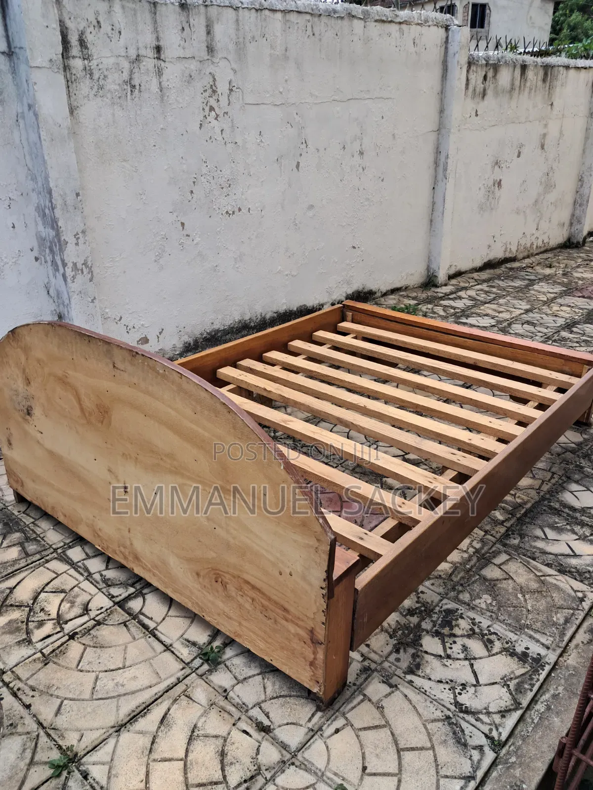 Wooden Double Bed 55 X 76 Inches