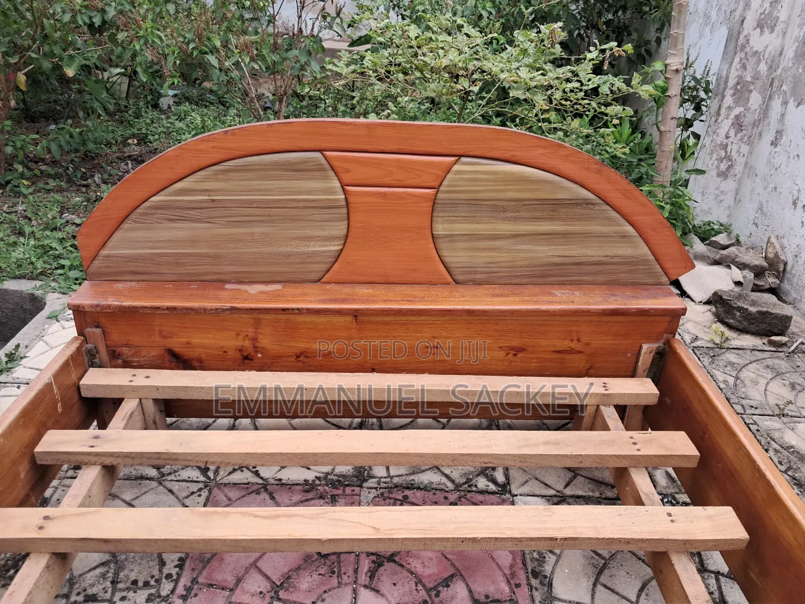 Wooden Double Bed 55 X 76 Inches