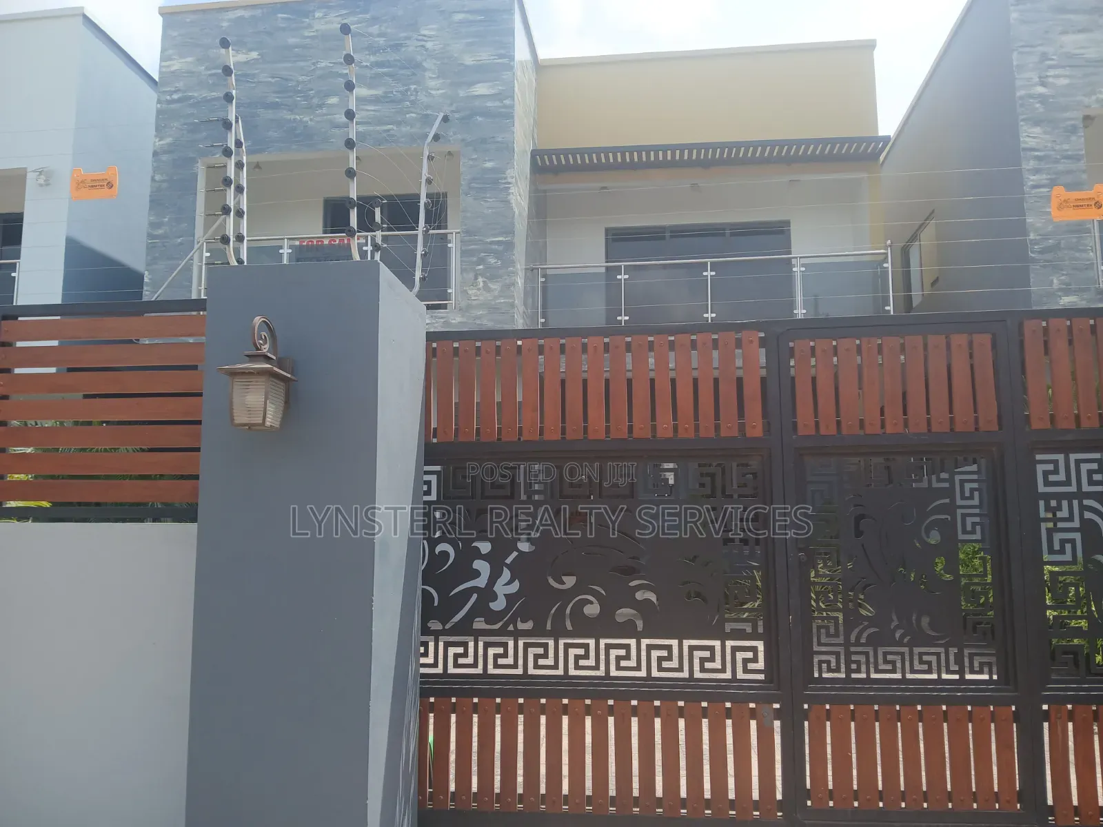 4bdrm Duplex in Oyarifa Mall Area for sale
