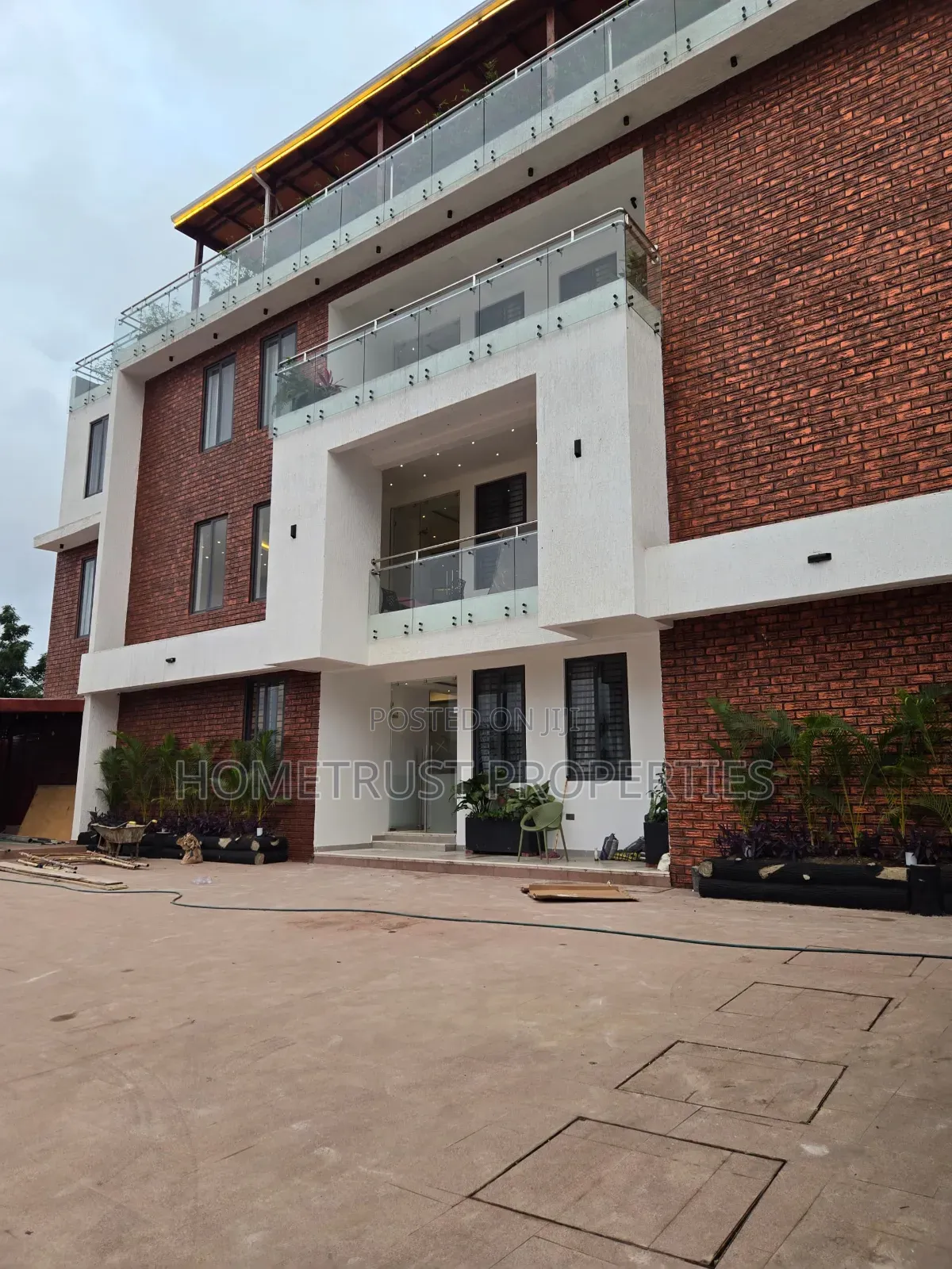 Furnished 20bdrm Apartment in East Legon Ars, American House for sale