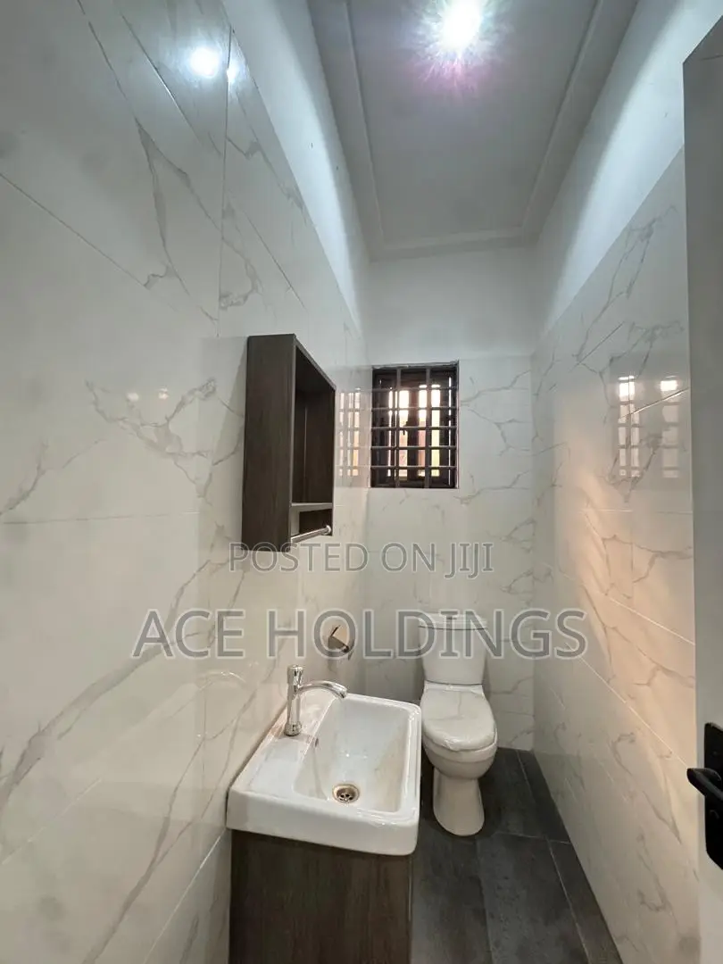 3bdrm House in Ghana Flag, Oyarifa for sale