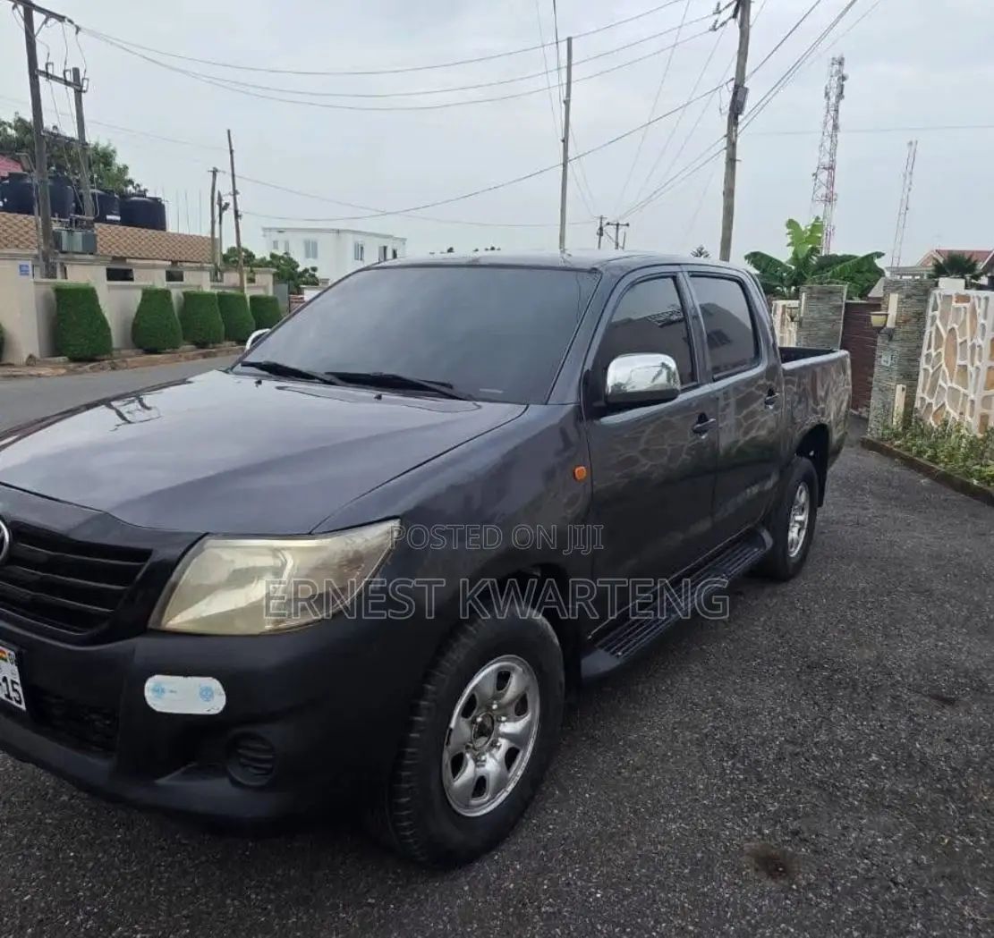 Toyota Hilux 2015 Black