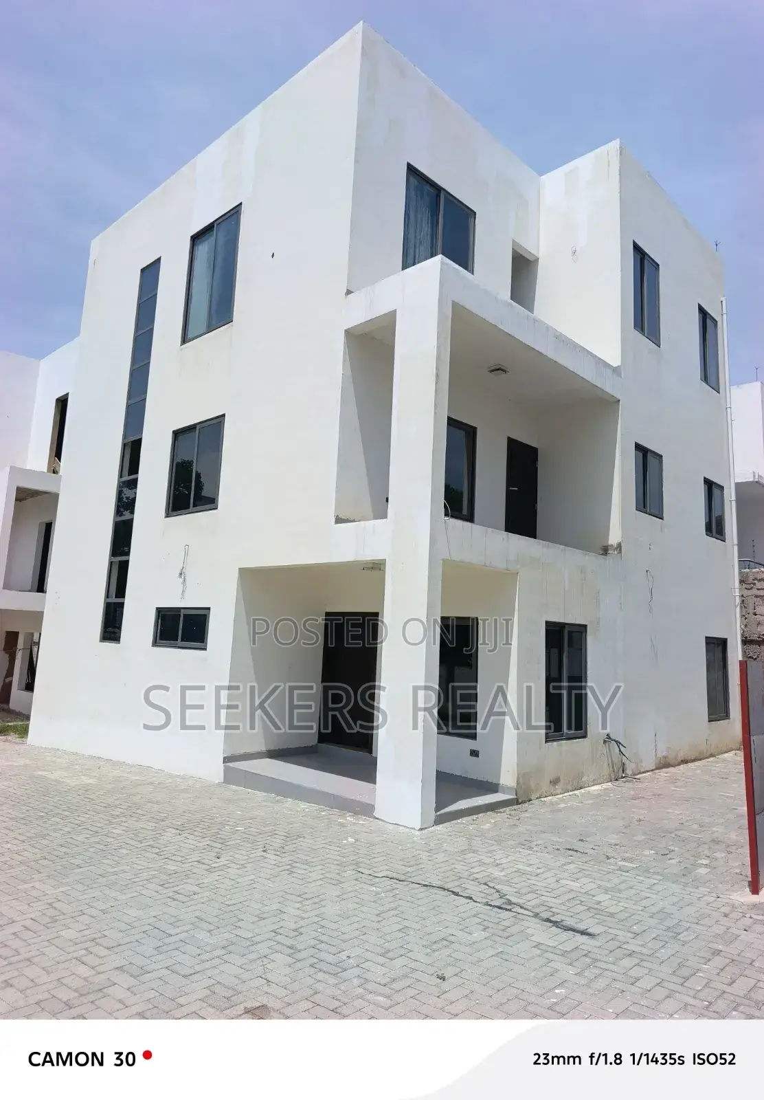 4bdrm Townhouse/Terrace in Seekers Realty, US Embassy Area for sale