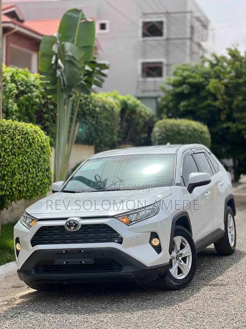 Toyota RAV4 XLE AWD 2023 White
