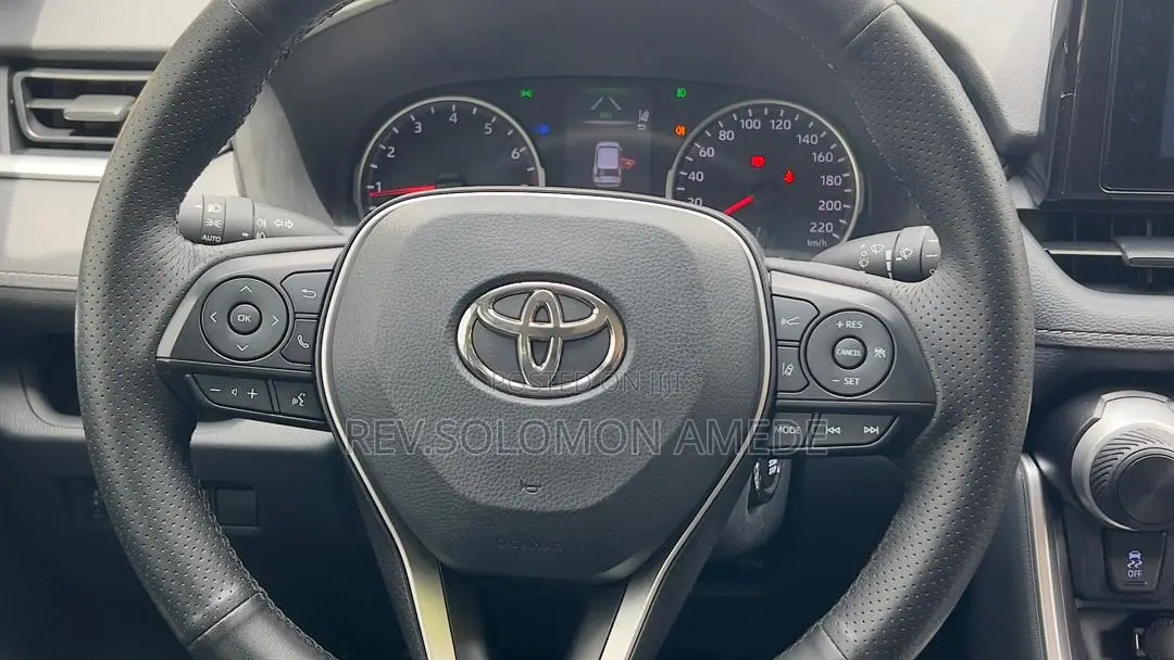 Toyota RAV4 XLE AWD 2023 White