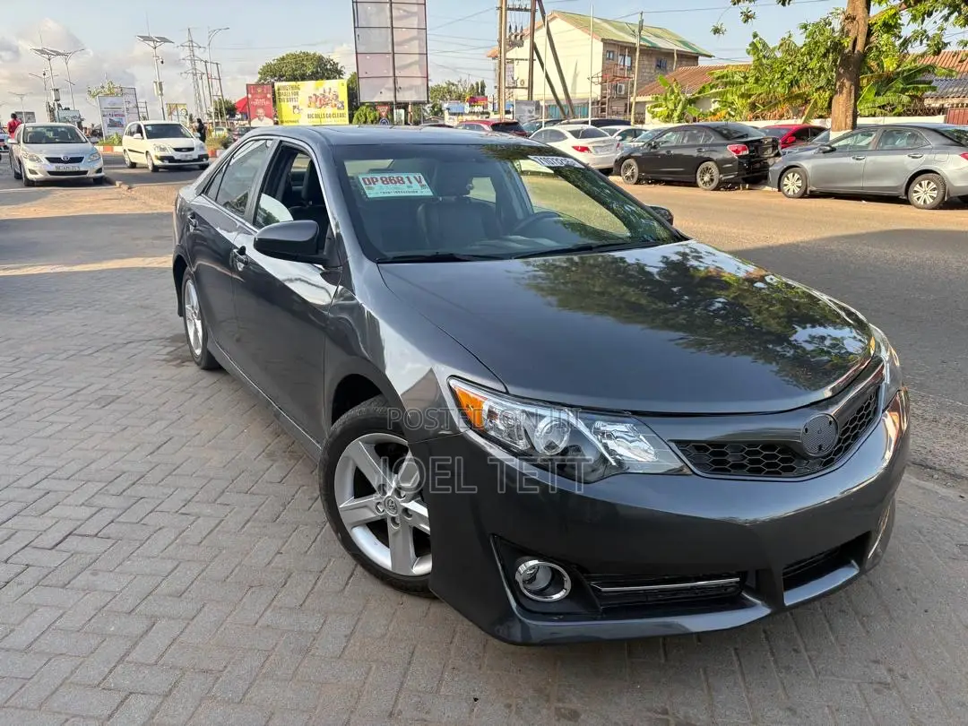 Toyota Camry 2014 Gray