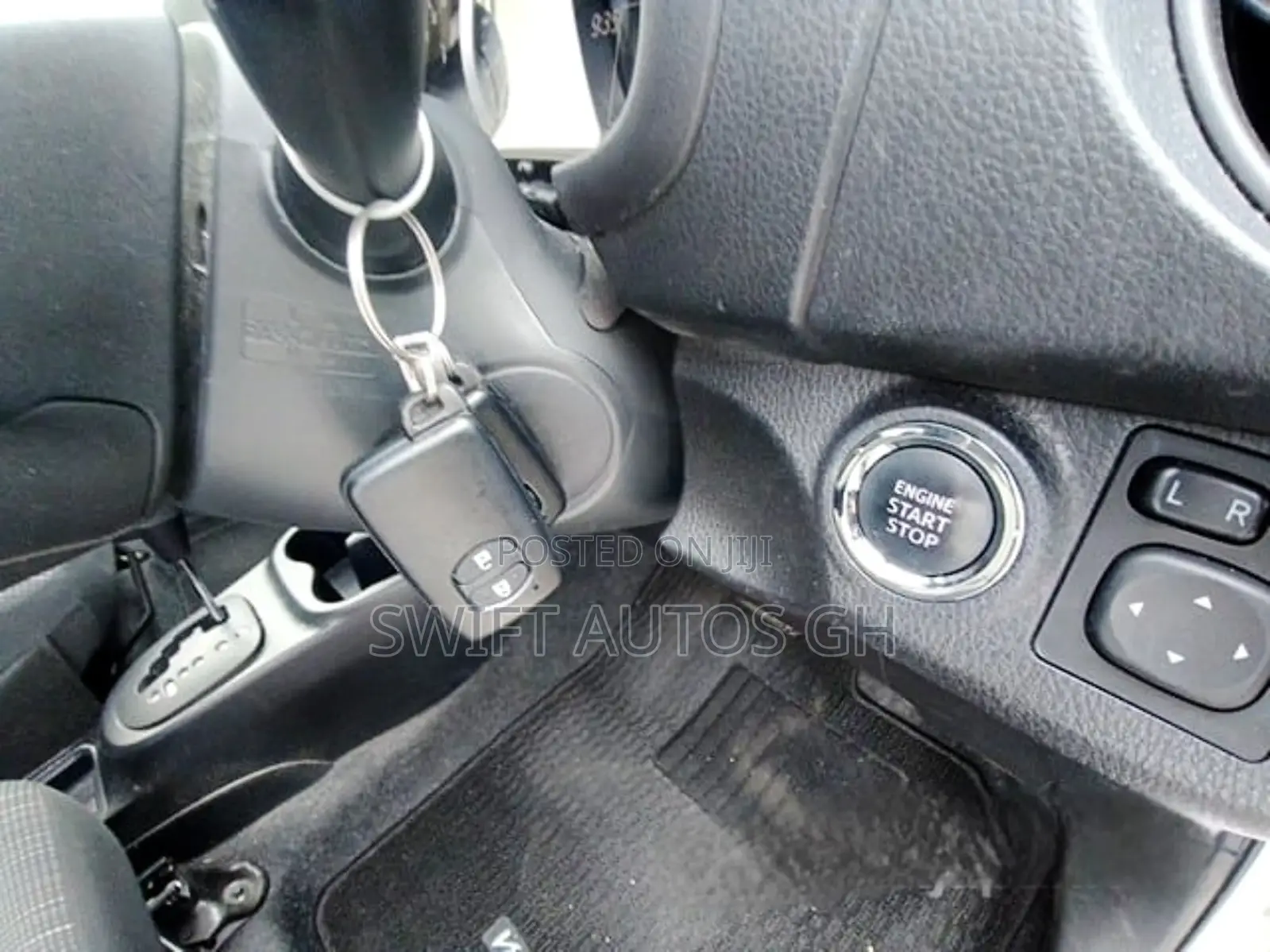 Toyota Vitz 1.3 FWD 5dr 2018 Silver