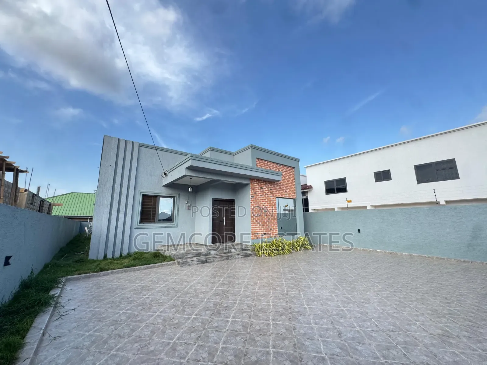 3bdrm House in Oyarifa, Ghana Flag for sale