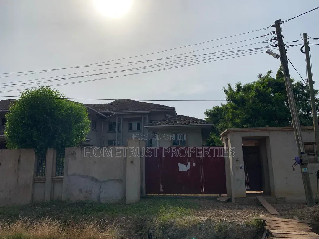 12bdrm House in East Airport for sale